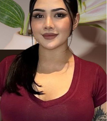 Bonita Spa Center therapist — oil and lotion massage specialist